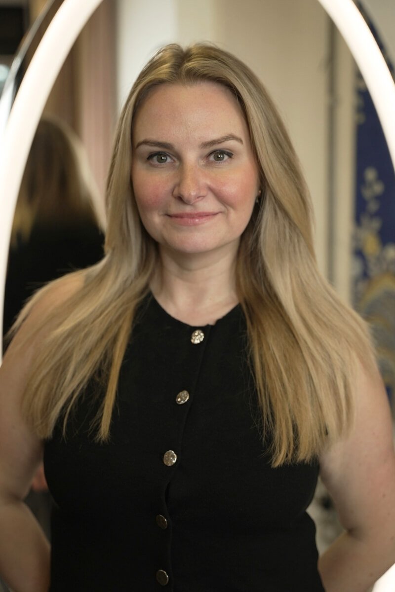 Neri Kola hair extension and colour specialist at Beauty Club London