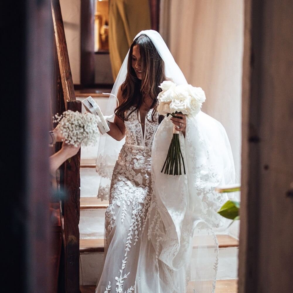 woman with Beauty Club London hair extensions on her wedding day